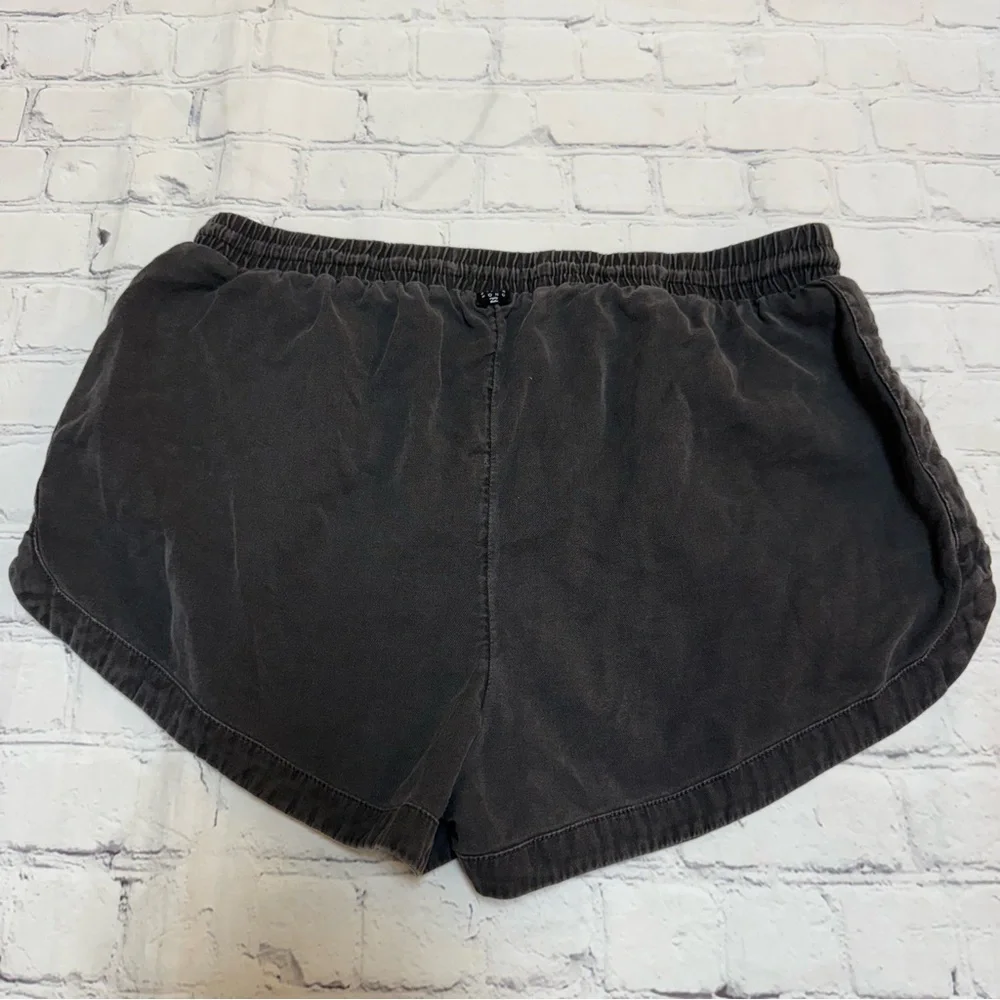 Billabong Shorts - Picture 3 of 4